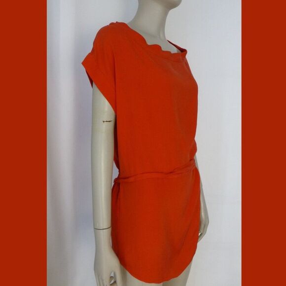 Guess by Marciano Silk Red Short Sleeves with Belt Top (Faint spots at fabric) - Picture 3 of 11